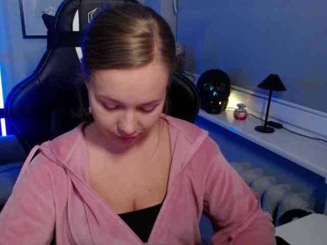 hollyBB webcam