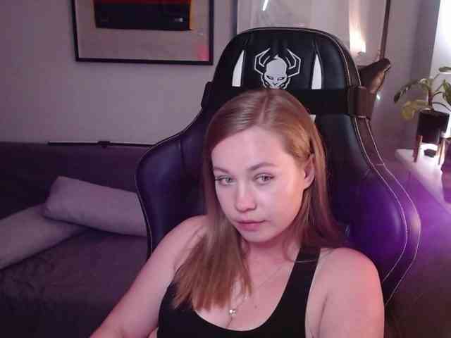 hollyBB webcam