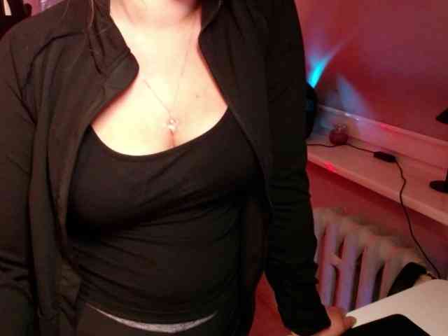 hollyBB webcam