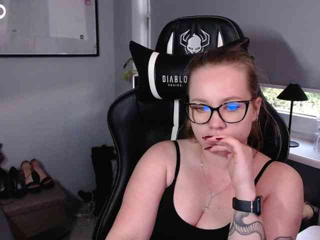 hollyBB webcam