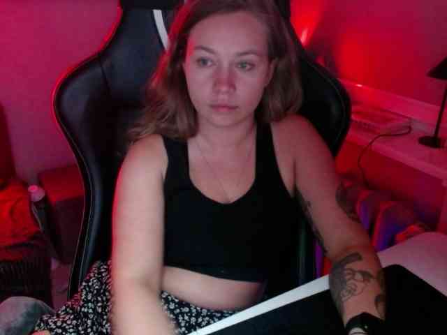 hollyBB webcam