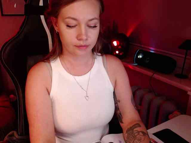 hollyBB webcam