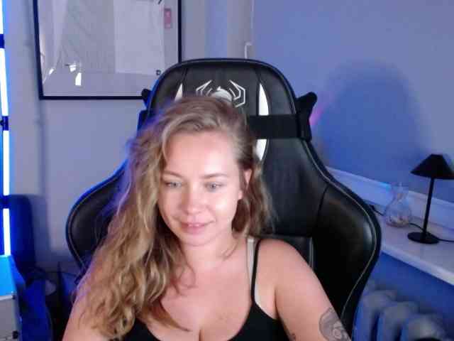 hollyBB webcam