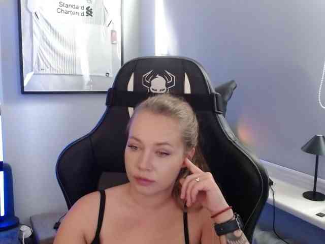 hollyBB