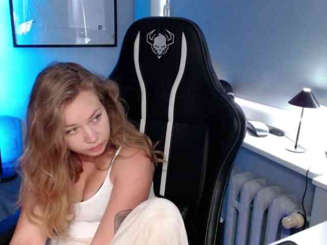 Model: hollyBB