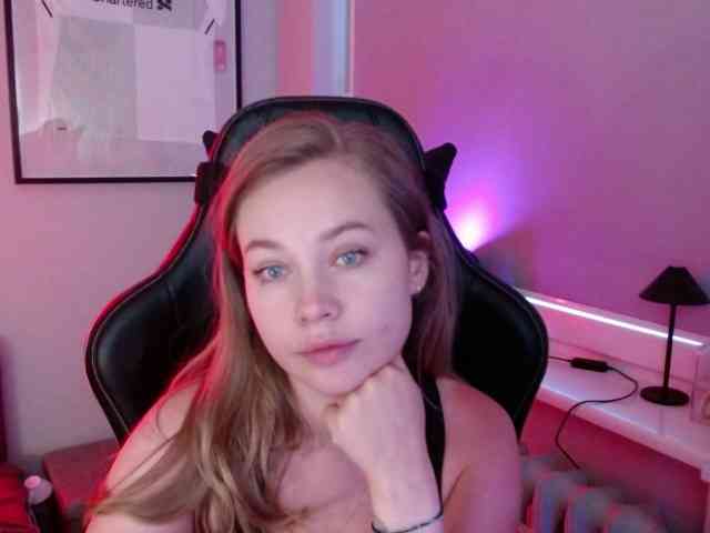hollyBB webcam