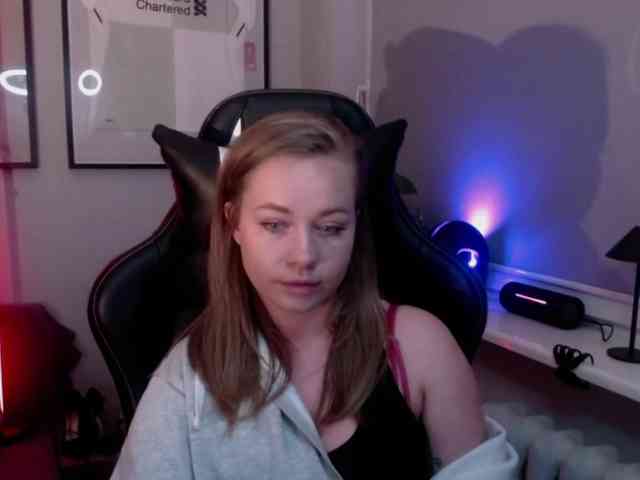 hollyBB webcam