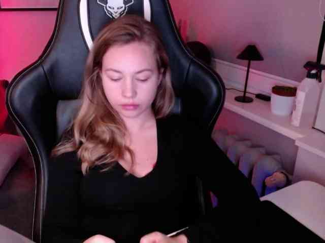 hollyBB webcam