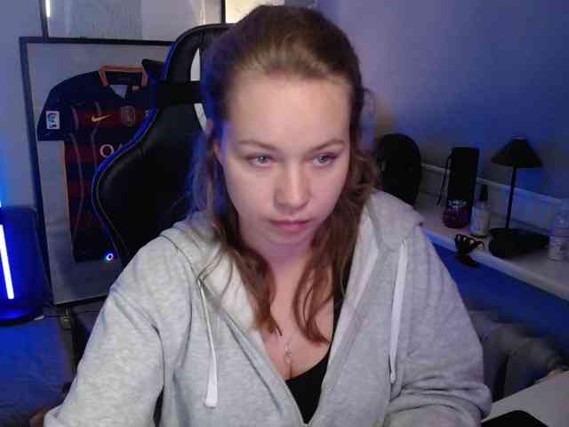 hollyBB webcam