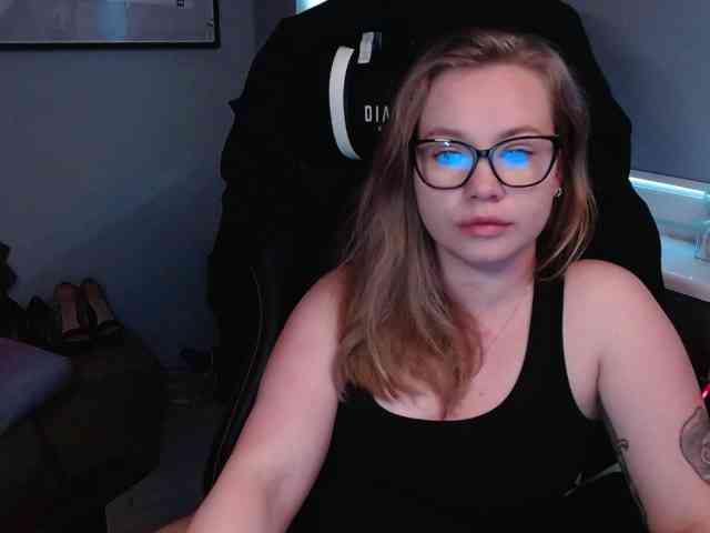 hollyBB webcam