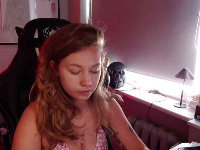 hollyBB webcam