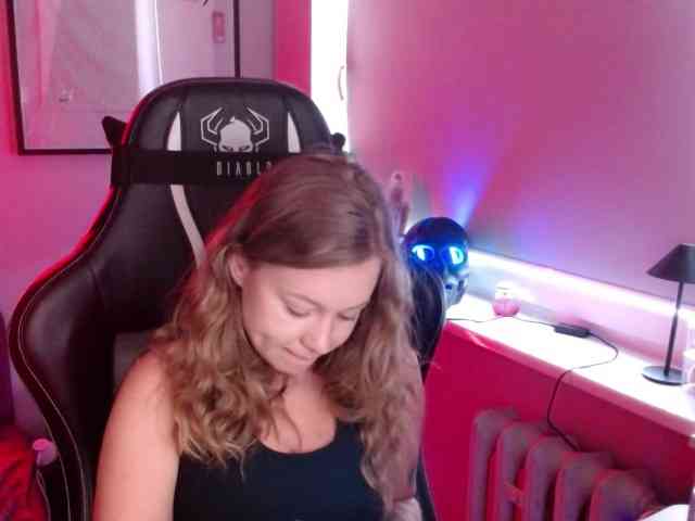 hollyBB webcam
