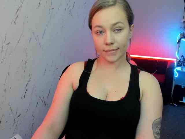 hollyBB webcam