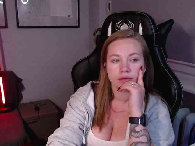 hollyBB