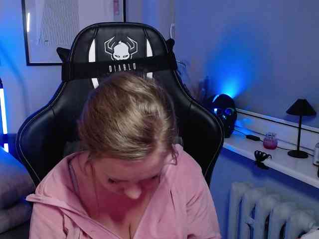 hollyBB webcam