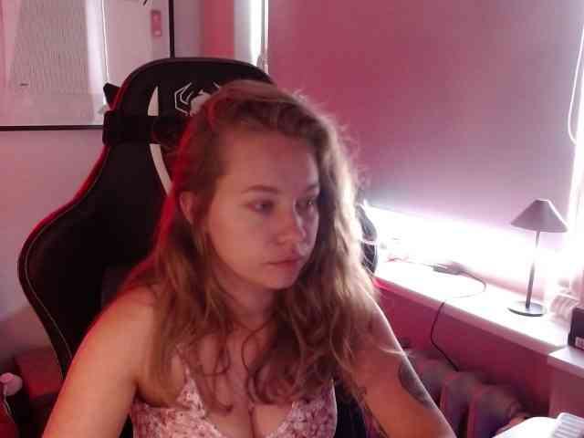 hollyBB webcam