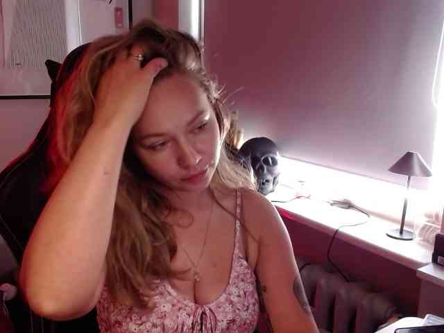hollyBB webcam