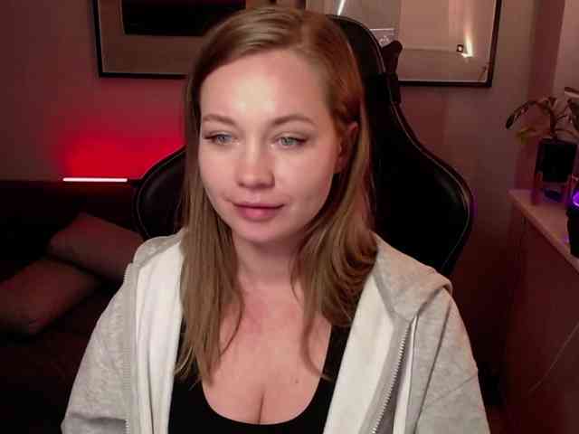 hollyBB webcam