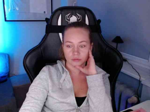 hollyBB