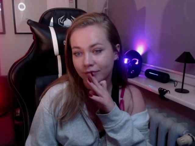 hollyBB webcam