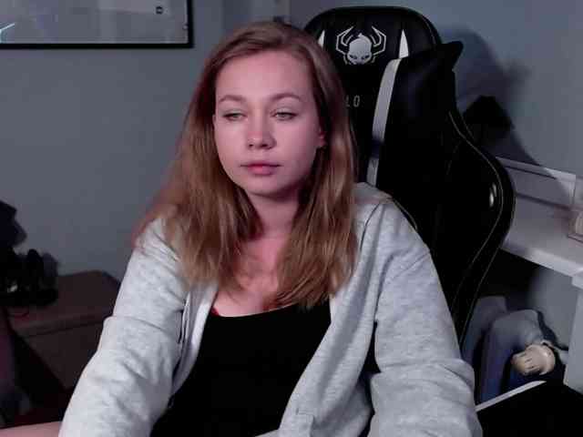 hollyBB webcam