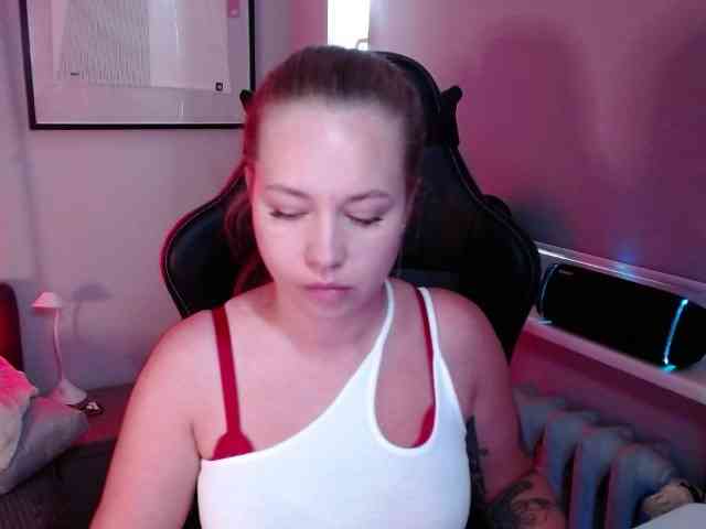 hollyBB webcam