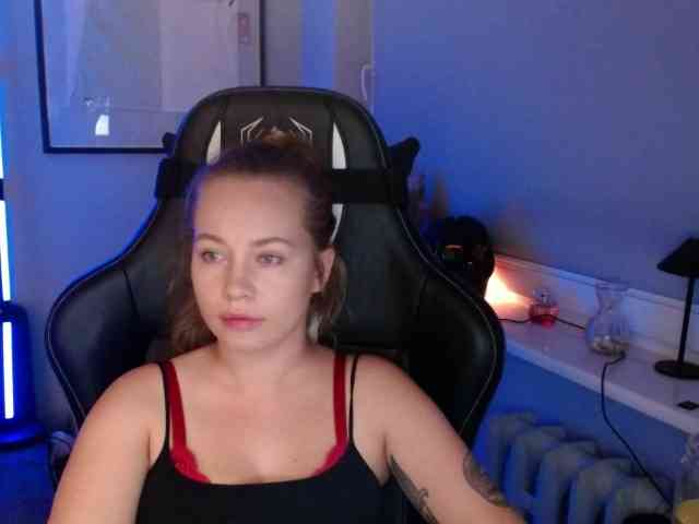 hollyBB webcam
