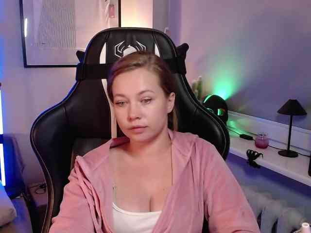hollyBB webcam