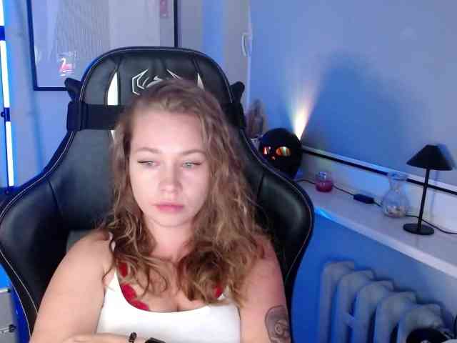 hollyBB webcam