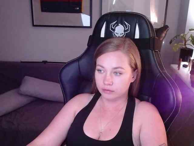 hollyBB webcam