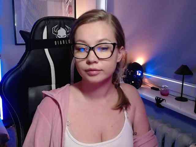 hollyBB webcam