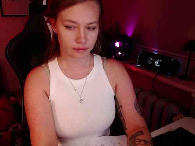 hollyBB webcam