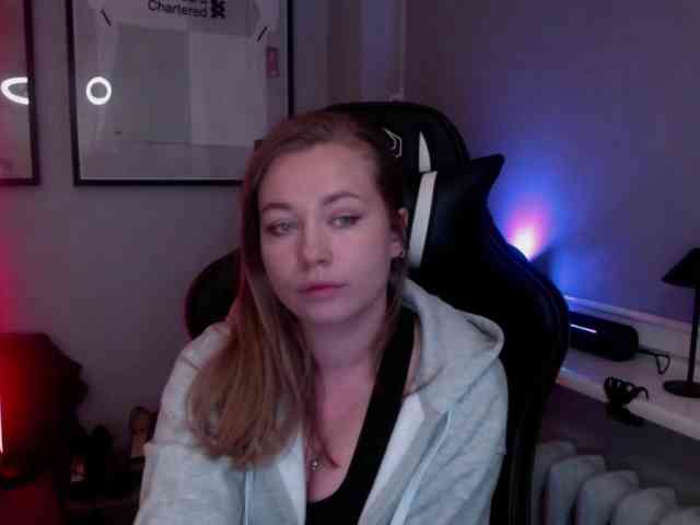 hollyBB webcam