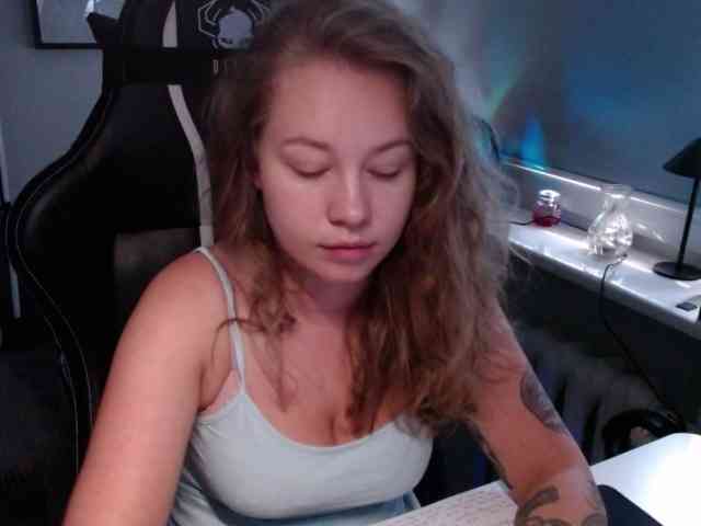hollyBB Live Webcam on BongaCams
