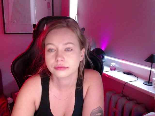 hollyBB webcam