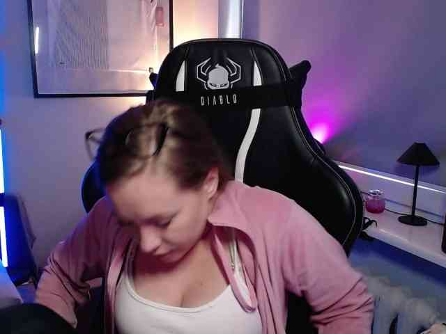 hollyBB webcam