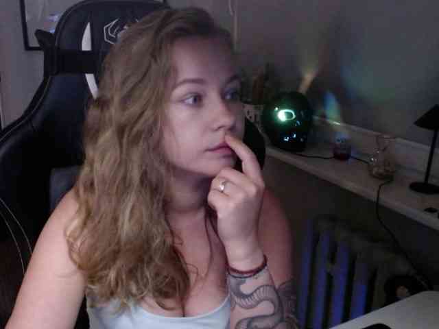 hollyBB webcam