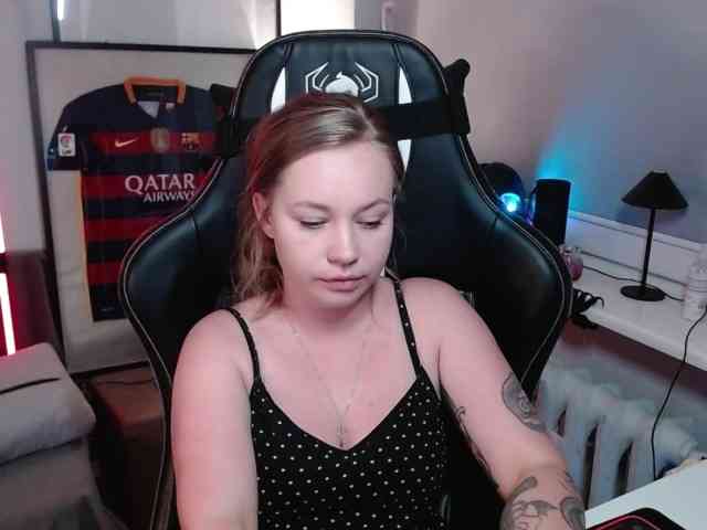 hollyBB webcam