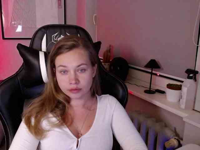 Model: hollyBB