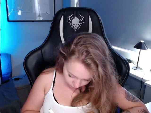 hollyBB webcam