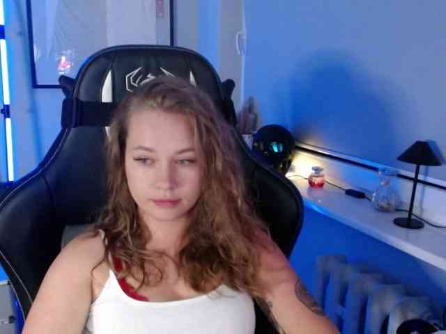 hollyBB webcam