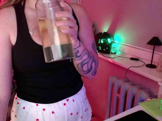 hollyBB webcam