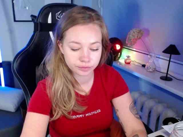 hollyBB webcam