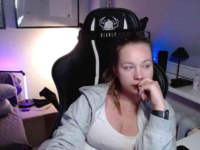 hollyBB