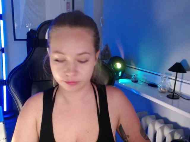 hollyBB webcam