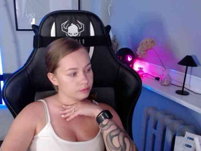 hollyBB webcam