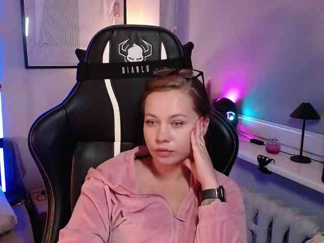 hollyBB webcam