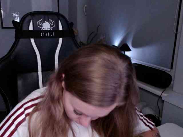 hollyBB webcam