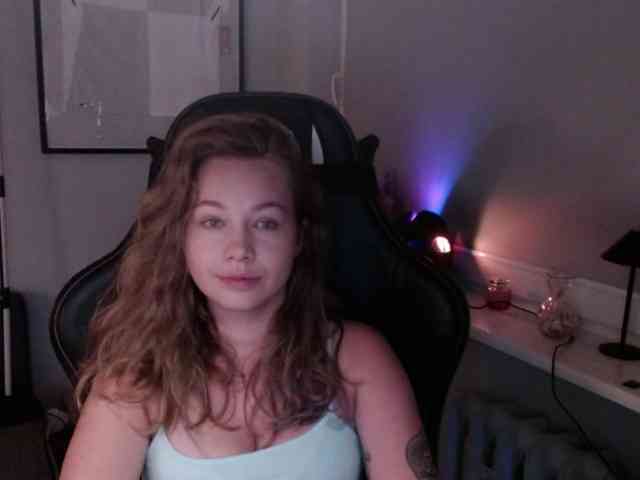 hollyBB webcam