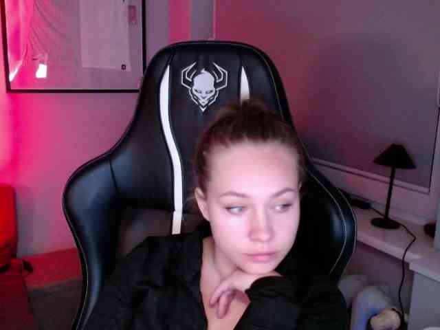 hollyBB webcam